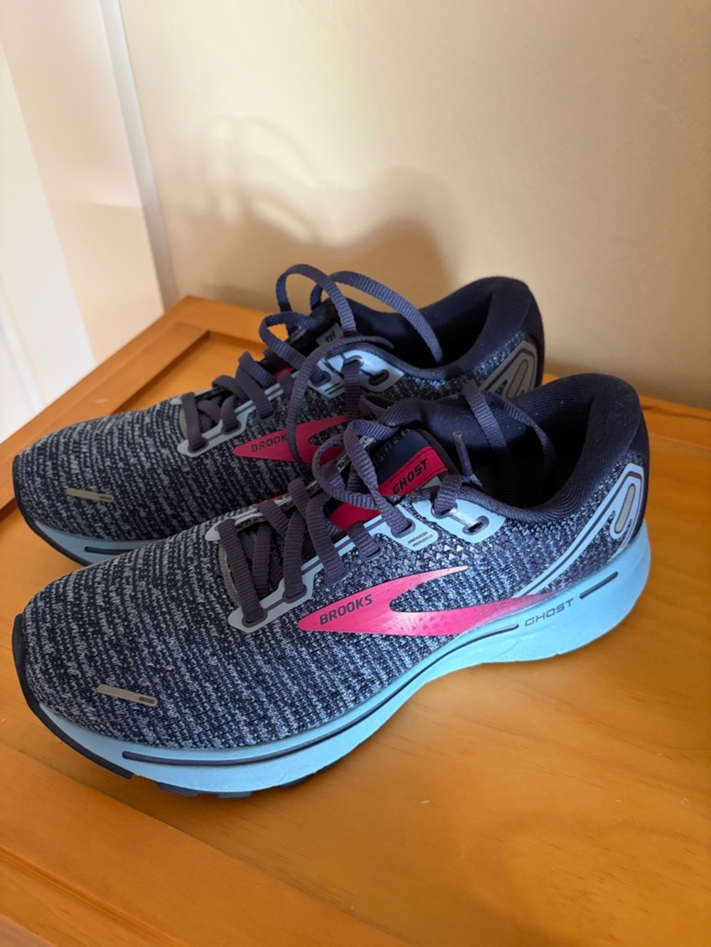 Brooks Ghost 14 Running Shoes. Worn Twice. Excellent Condition! - Picture 2 of 10